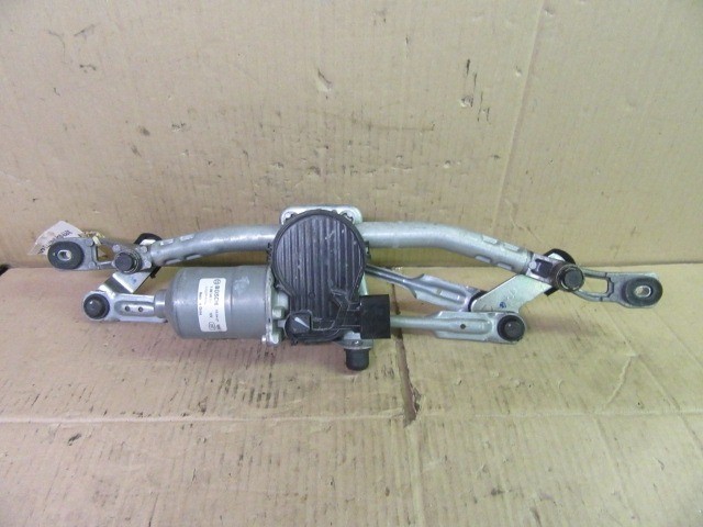 Fiat 500X  első ablaktörlő mechanika motorral 51937612