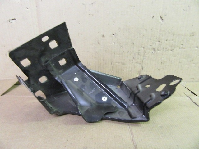 147815 Alfa Romeo Giulietta jobb első sárvédő tartó