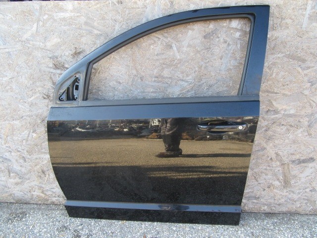 147058 Dodge Journey bal első fekete színű ajtó