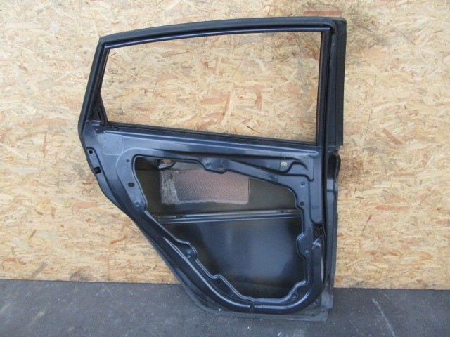 136637 Ford Fiesta 2008-2017 bal hátsó ajtó a képen látható sérüléssel 