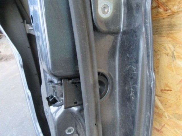 136637 Ford Fiesta 2008-2017 bal hátsó ajtó a képen látható sérüléssel 