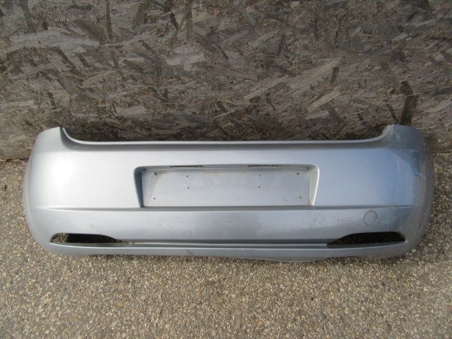 147902 Fiat Grande Punto hátsó lökhárító a képen látható sérüléssel 71777606