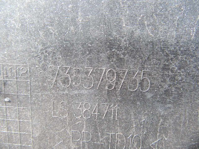 147902 Fiat Grande Punto hátsó lökhárító a képen látható sérüléssel 71777606