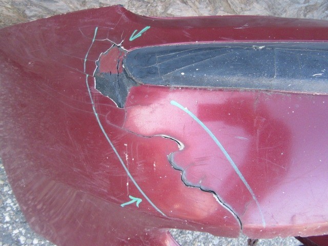 147916 Alfa Romeo 156 1997-2003 első lökhárító a képen látható sérüléssel