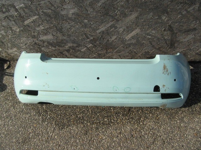 147851 Fiat 500 2015- Pop hátsó lökhárító 3 parkszenzor helyes, a képen látható sérüléssel