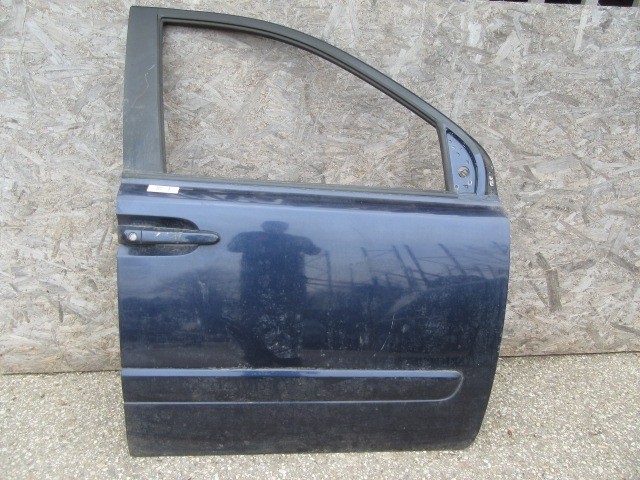 150007 Kia Carnival 2006-2014 jobb első ajtó