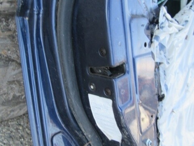 150087 Kia Carnival bal első ajtó