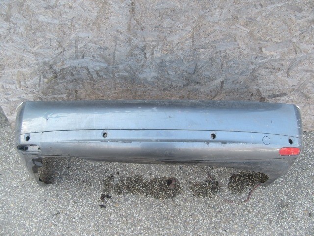 150050 Lancia Thesis parkszenzor helyes hátsó lökhárító a képen látható sérüléssel