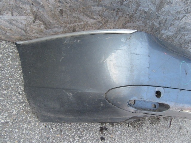 150050 Lancia Thesis parkszenzor helyes hátsó lökhárító a képen látható sérüléssel