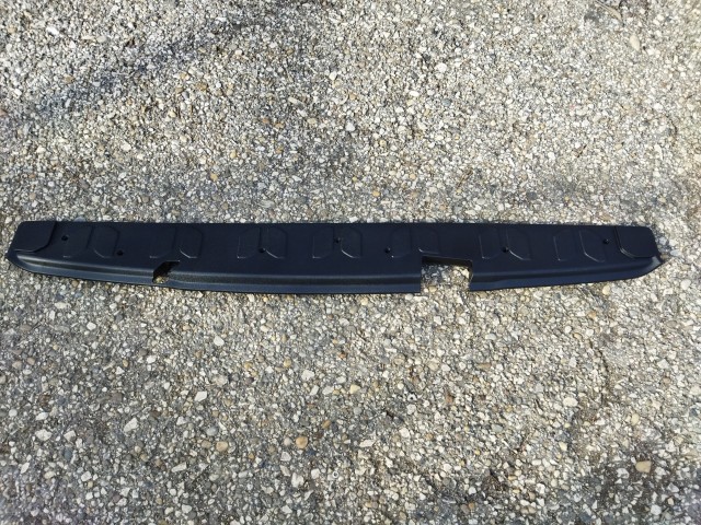 Fiat Doblo III.-IV. gyári új csomagtér küszöb műanyag kétajtós kivitelhez