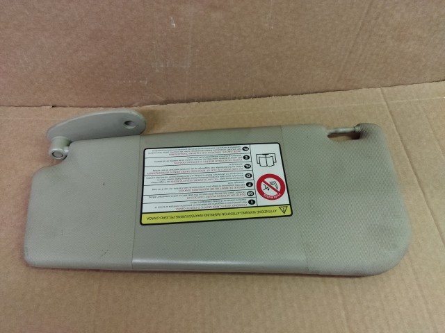 Alfa Romeo MiTo szürke színű,tükrös, jobb oldali napellenző