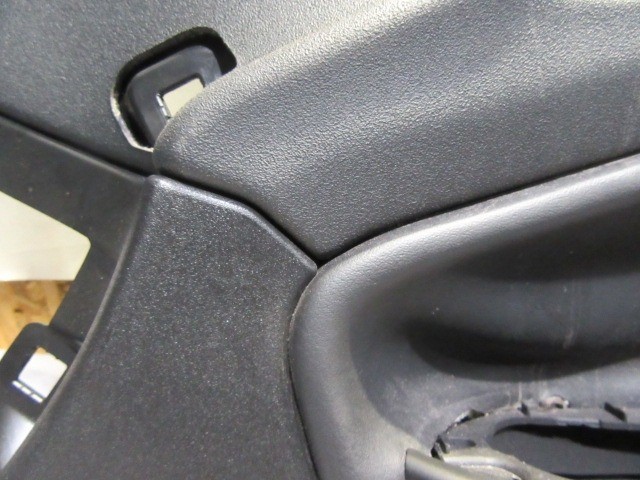 151093 Alfa Romeo Giulietta jobb első ajtókárpit