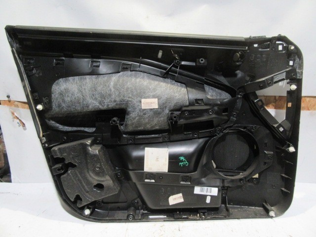 151093 Alfa Romeo Giulietta jobb első ajtókárpit