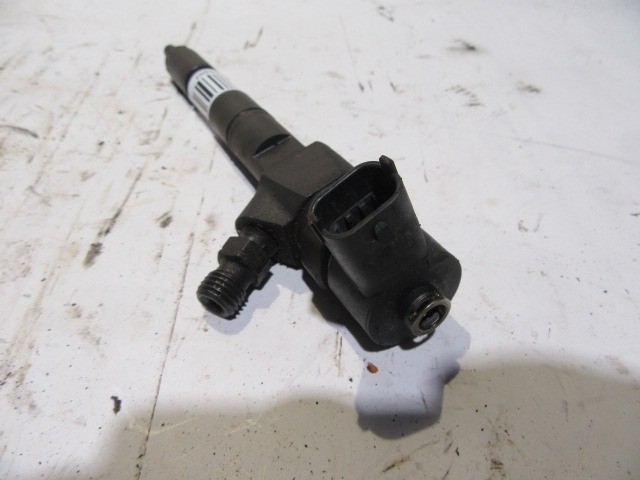 Alfa Romeo 147, 156, 159, Gt, Fiat Croma, Bravo, Stilo 1,9 16v Diesel injektor 55198218 , 0445110391
