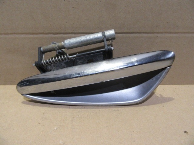 151276 Alfa Romeo 159 ezüst színű, bal hátsó külső kilincs