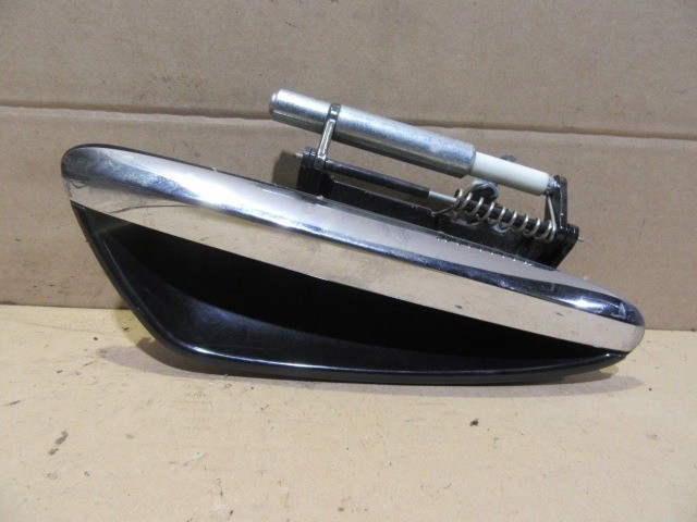 151372 Alfa Romeo 159 fekete színű, jobb hátsó külső kilincs