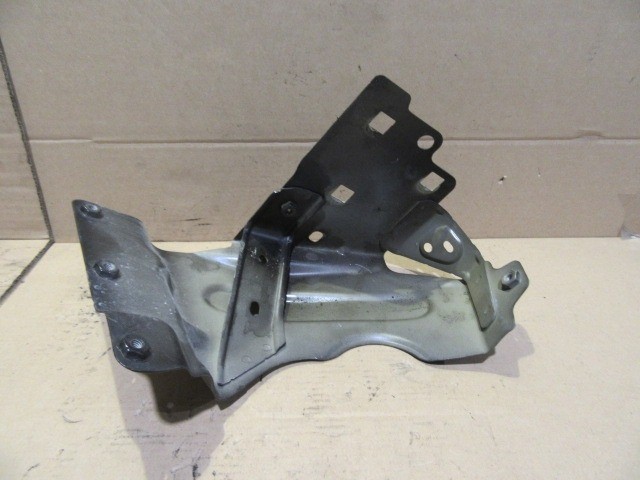 151538 Lancia Delta bal első sárvédő tartó 51808584