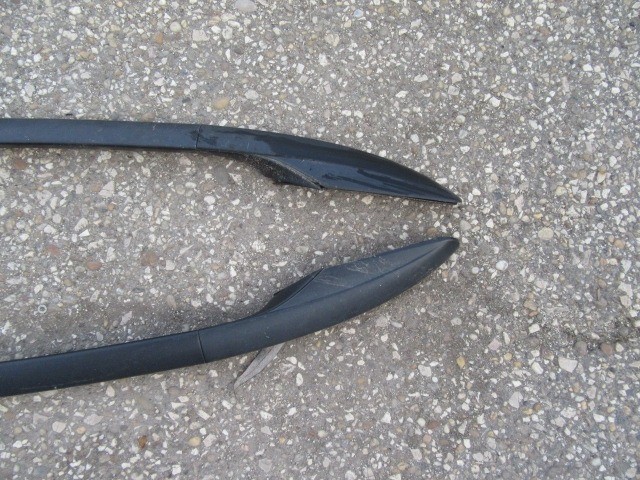 147563 Alfa Romeo 159 fekete színű tetősín