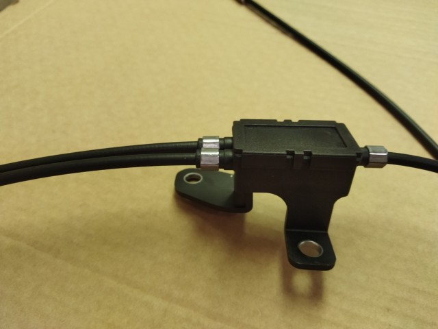 Alfa Romeo Giulia 2,2 Diesel, 2,9 benzin gyári új motorháztető nyitó bovden 50562216