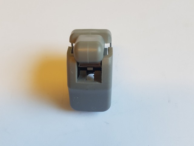 Alfa Romeo Giulietta gyári új szürke színű napellenző tartó pöcök 156144250