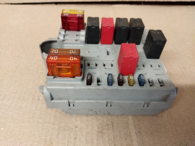 Fiat Doblo i. külső biztosíték tábla 46752705