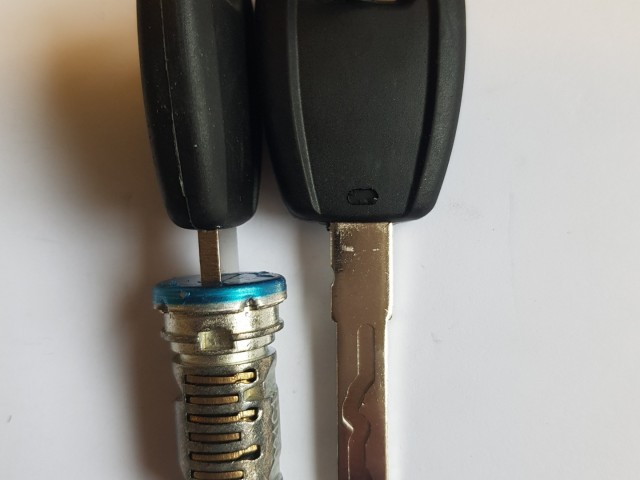 Citroën Jumper 2006- utángyártott új, bal első zárbetét két kulccsal