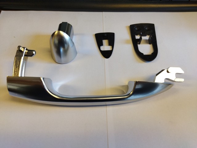 Alfa Romeo Giulietta utángyártott új, jobb első külső kilincs matt króm 156099954