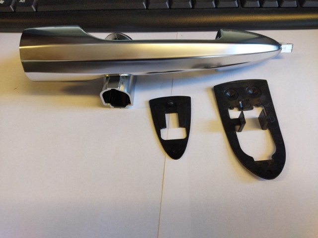 Alfa Romeo Giulietta utángyártott új, jobb első külső kilincs matt króm 156099954