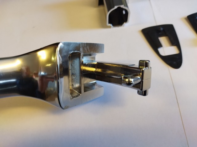 Alfa Romeo Giulietta utángyártott új, jobb első külső kilincs matt króm 156099954