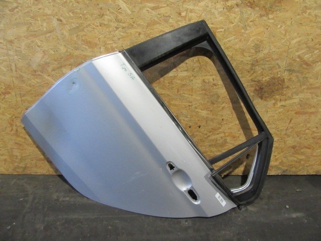 153538 Fiat Tipo 2015- KOMBI bal hátsó ajtó a képen látható sérüléssel