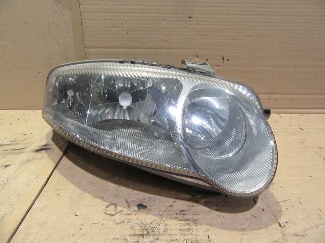153624 Alfa Romeo 147 2000-2005 jobb első fényszóró 46556565