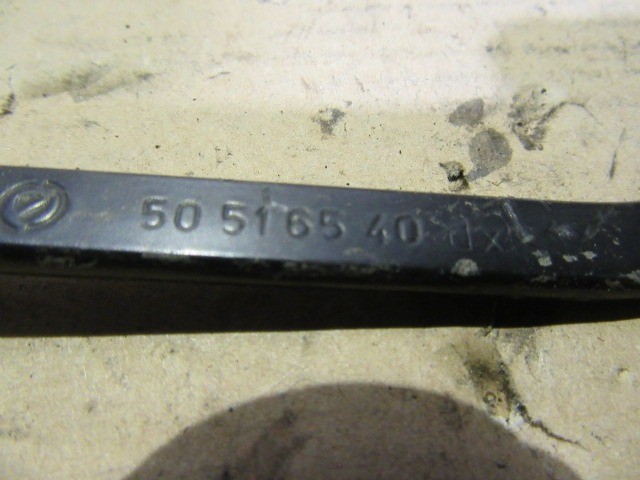Alfa Romeo 159 jobb oldali ablaktörlő kar 50516540