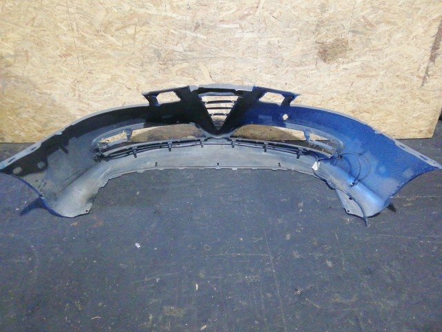 153797 Alfa Romeo Gt 2003-2010 első lökhárító a képen látható sérüléssel 