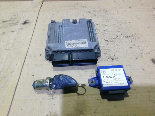 153838 Alfa Romeo 156 2,0 16v Jts Selespeed váltós motorvezérlő szett 55185284 , 0261s01010