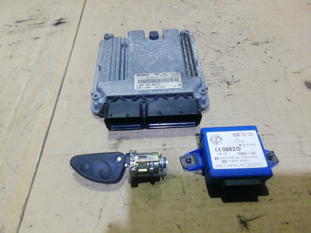 153842 Alfa Romeo 156 2,0 16v Jts motorvezérlő szett 55185282 , 0261s01007