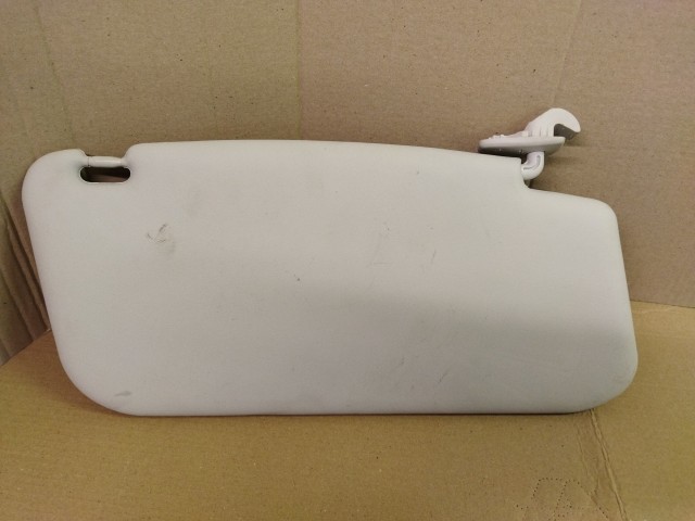 Fiat 500L bal oldali,világos szürke színű, elhúzható tükrös napellenző