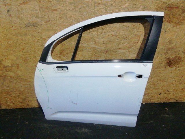 153958 Citroen C3 2008-2016 bal első  fehér színű ajtó, a képen látható sérüléssel