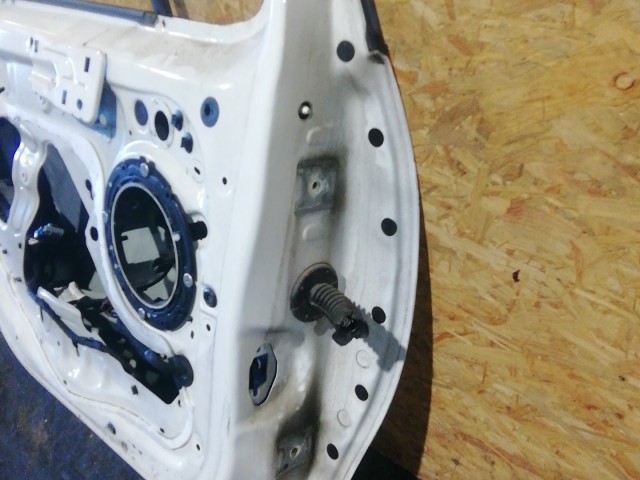 153958 Citroen C3 2008-2016 bal első  fehér színű ajtó, a képen látható sérüléssel