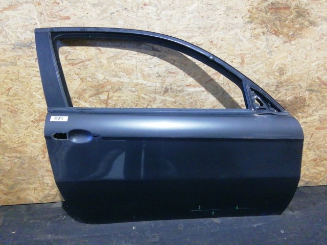 153960 Alfa Romeo 147 3 ajtós jobb oldali ajtó, a képen látható sérüléssel