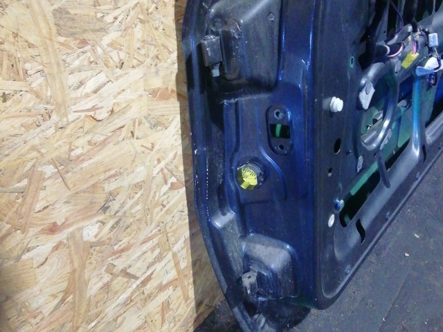 153960 Alfa Romeo 147 3 ajtós jobb oldali ajtó, a képen látható sérüléssel