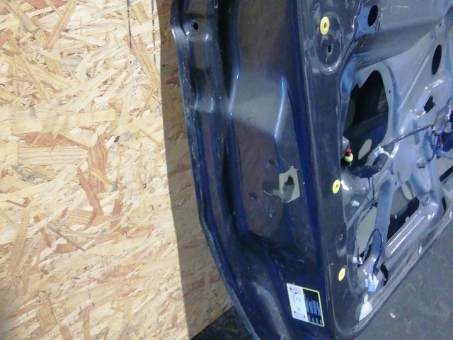 153961 Alfa Romeo 147 3 ajtós bal oldali ajtó