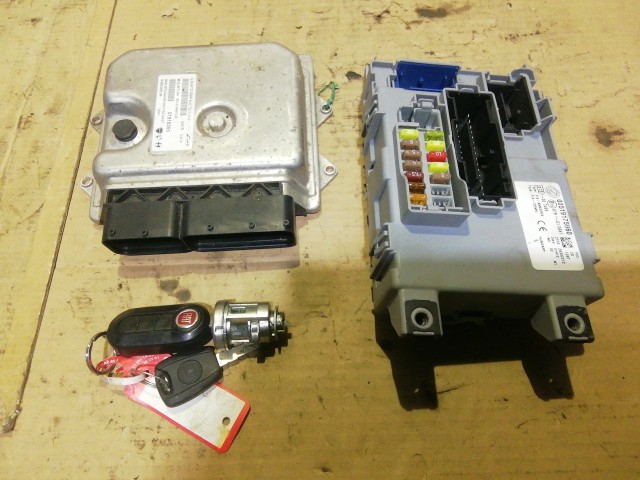 125485 Fiat Nouva Punto 1,3 16v Diesel 85 Le motorvezérlő szett 51918353