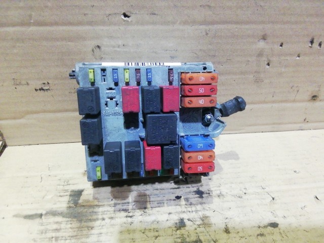 Alfa Romeo 147 külső biztosíték tábla  51742420