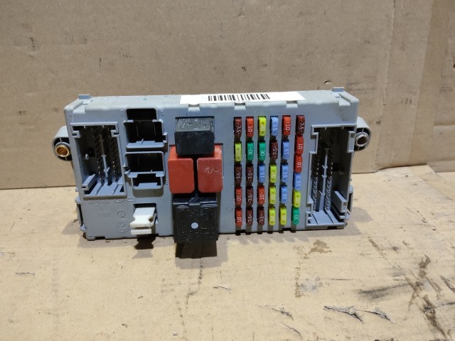 Alfa Romeo 147 belső biztosíték tábla 50513350