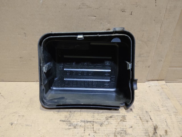 Fiat Linea biztosítéktábla ház felső része 46768240