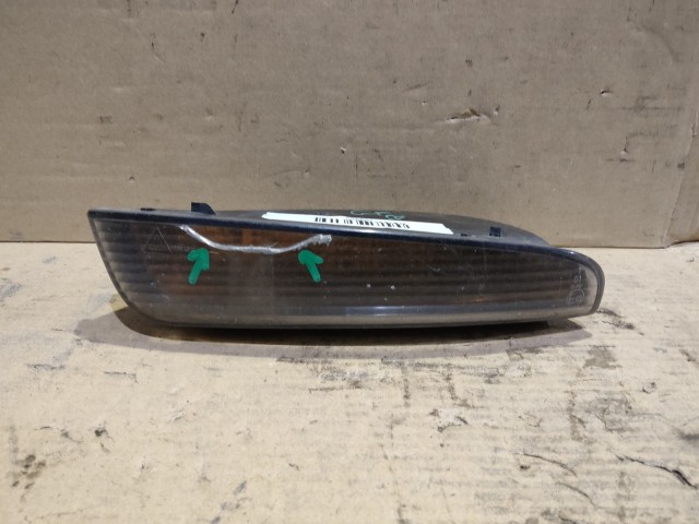 154455 Alfa Romeo Gt bal első index a lökhárítóban, a képen látható sérüléssel