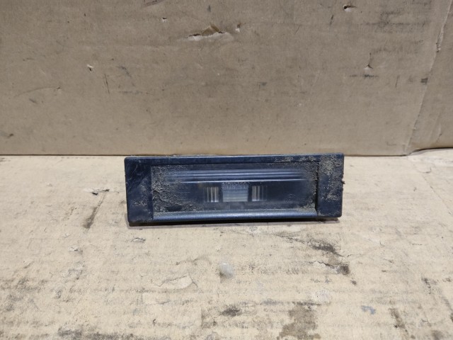 Fiat Doblo III. 2009-2015 kettényíló hátsó ajtós rendszámtábla világítás