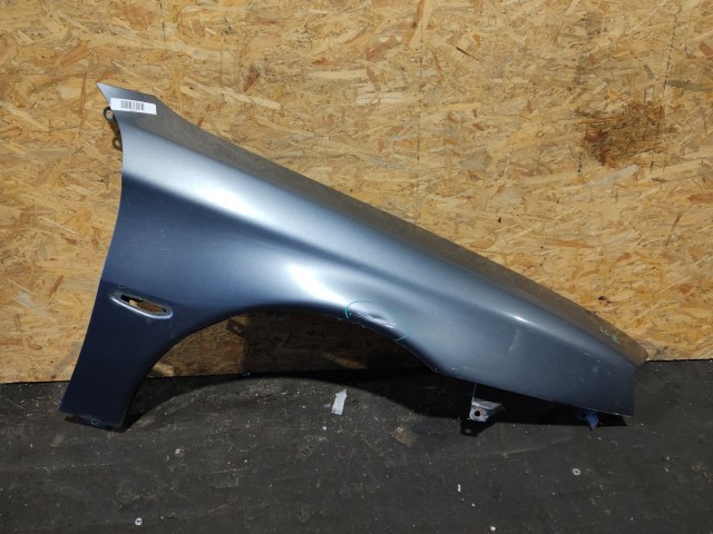 154533 Alfa Romeo 166 2003-2007 jobb első sárvédő, a képen látható sérüléssel 60681981