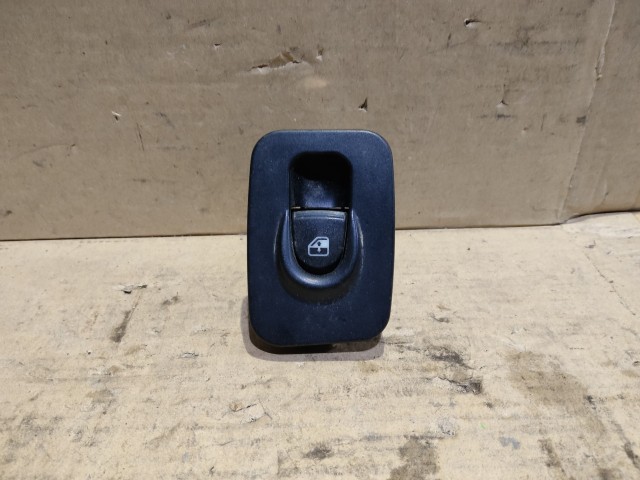 Lancia Ypsilon II. 2003-2011 jobb első ablakemelő kapcsoló 735360608