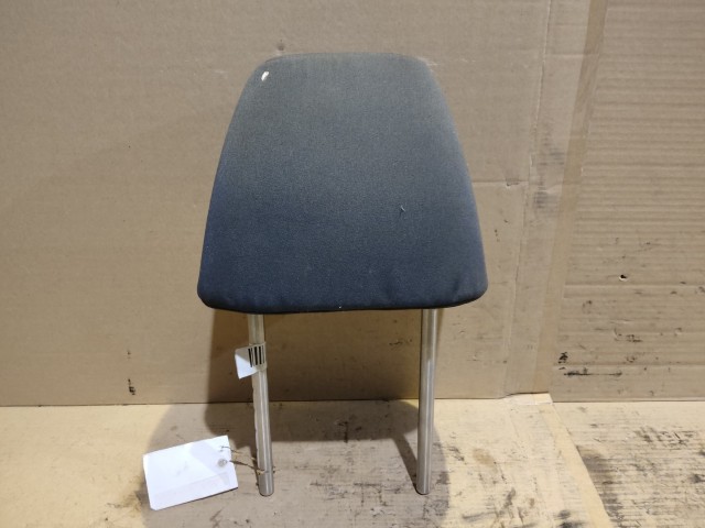 104300 Volkswagen Tiguan 2008-2011 első fejtámla